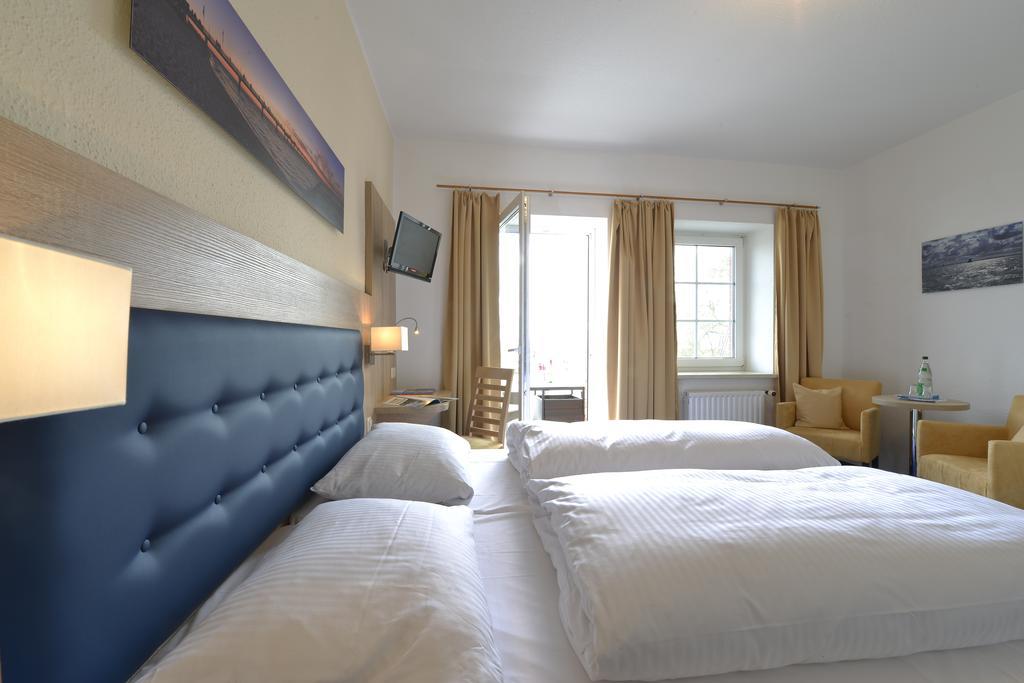 Hotel Boddenhus Garni Zingst Exterior foto