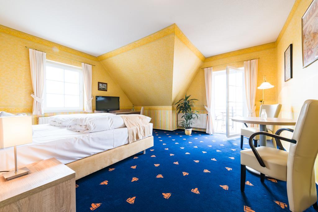 Hotel Boddenhus Garni Zingst Exterior foto