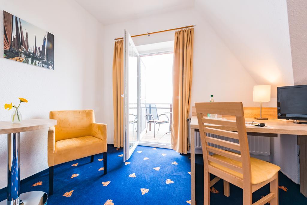 Hotel Boddenhus Garni Zingst Exterior foto