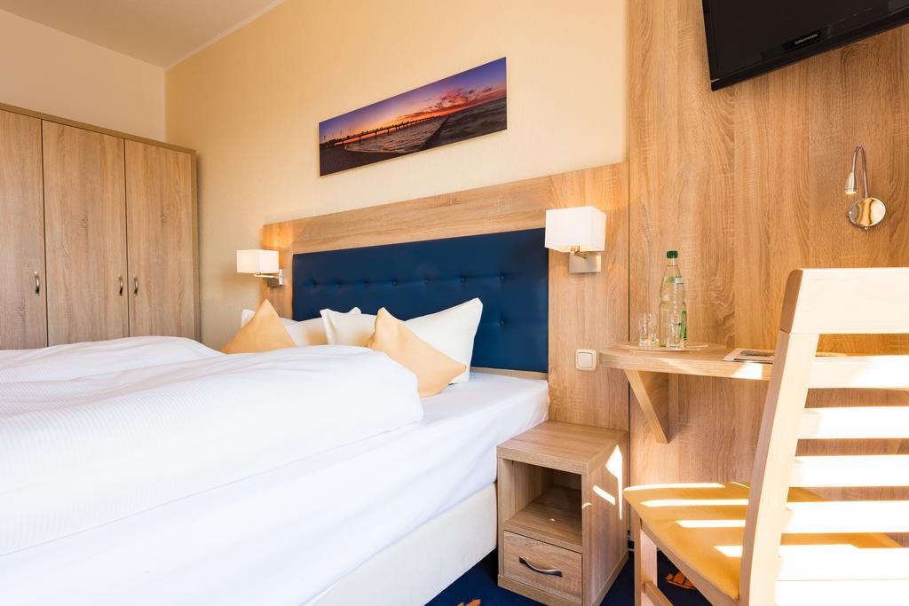 Hotel Boddenhus Garni Zingst Exterior foto