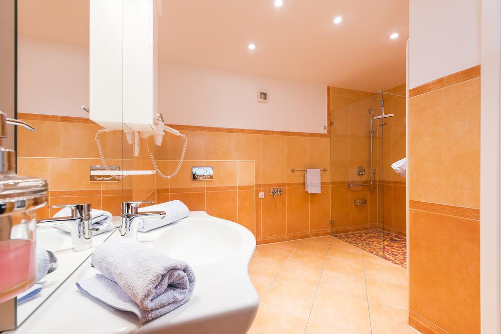Hotel Boddenhus Garni Zingst Exterior foto